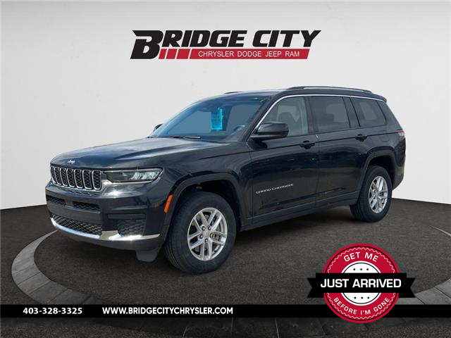 2023 Jeep Grand Cherokee L Laredo (Stk: 37411) in Lethbridge - Image 1 of 8