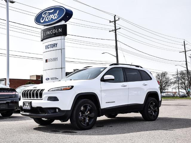 2015 Jeep Cherokee North (Stk: V22600A) in Chatham - Image 1 of 28