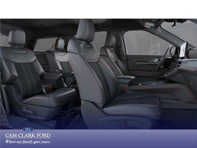 2025 Ford Explorer ST-Line photo 4