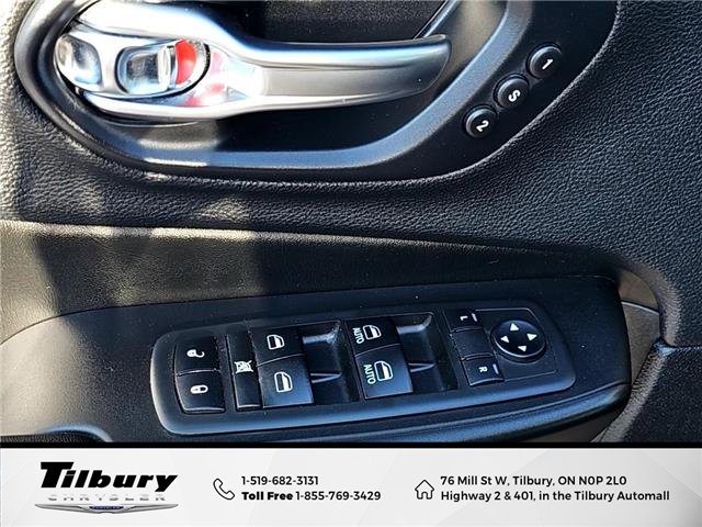 2019 Jeep Cherokee Trailhawk (Stk: 48745T-1) in Tilbury - Image 15 of 32