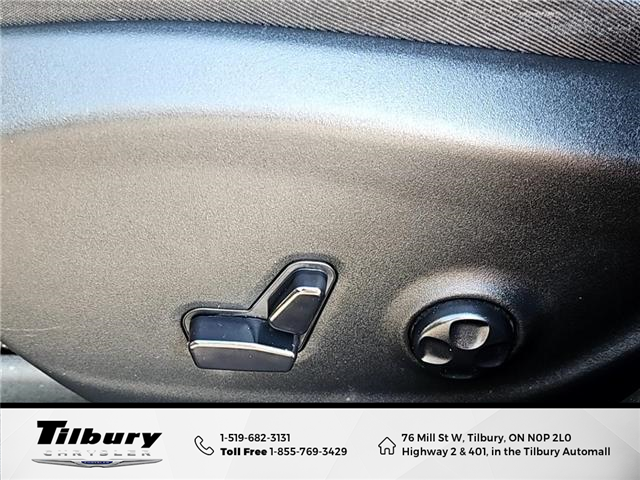 2019 Jeep Cherokee Trailhawk (Stk: 48745T-1) in Tilbury - Image 16 of 32