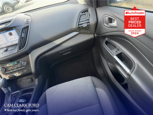 2017 Ford Escape SE (Stk: T60889) in Richmond - Image 24 of 25 2017 Ford Escape SE (Stk: T60889) in Richmond - Image 24 of 25