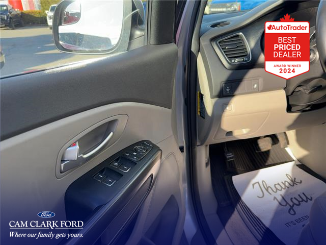 2016 Kia Sedona LX (Stk: T92016) in Richmond - Image 13 of 25 2016 Kia Sedona LX (Stk: T92016) in Richmond - Image 13 of 25