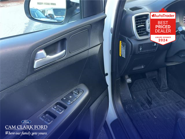 2017 Kia Sportage LX (Stk: T68022) in Richmond - Image 13 of 25
