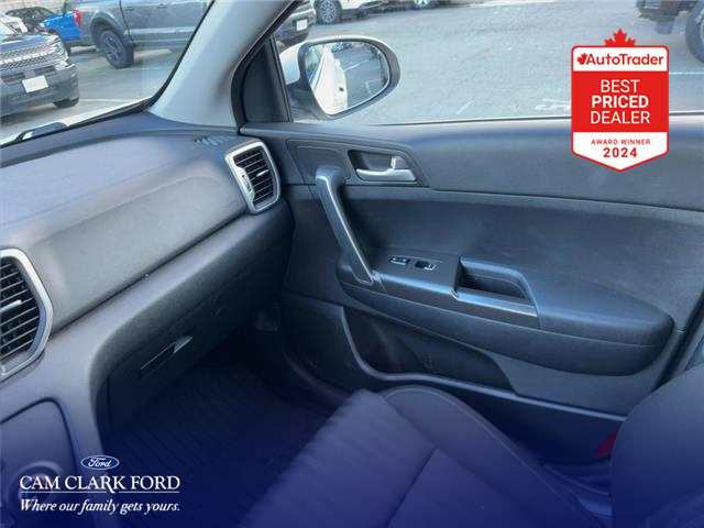 2017 Kia Sportage LX (Stk: T68022) in Richmond - Image 19 of 25