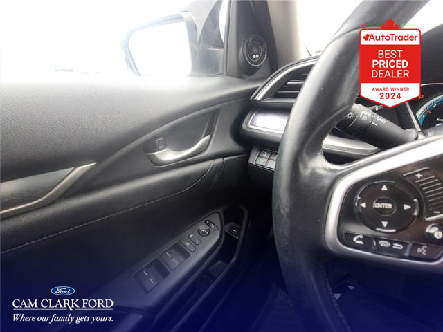 2018 Honda Civic Touring (Stk: AT102425) in Richmond - Image 17 of 25