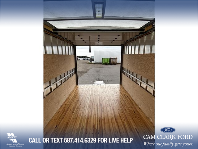 2026 Ford E-450 Cutaway Base (Stk: 26AF0466) in Airdrie - Image 7 of 9