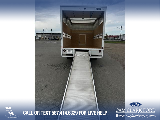 2026 Ford E-450 Cutaway Base (Stk: 26AF0466) in Airdrie - Image 9 of 9