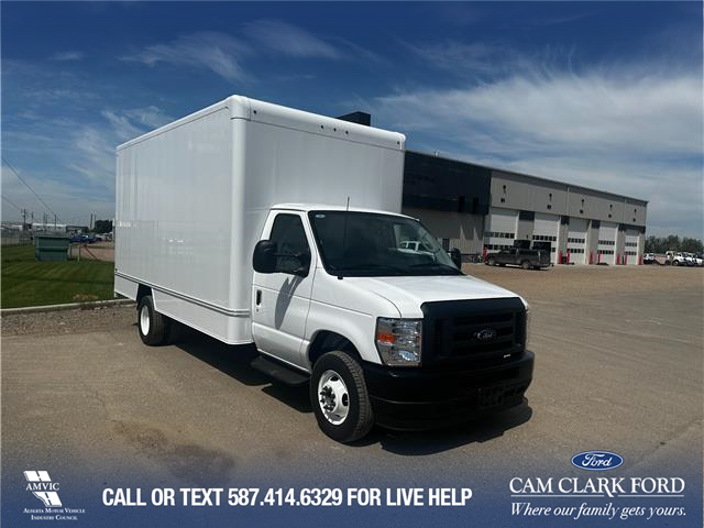 2026 Ford E-450 Cutaway Base (Stk: 26AF0466) in Airdrie - Image 3 of 9