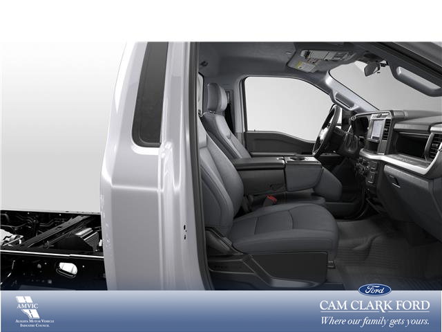 2026 Ford F-550 Chassis XL (Stk: 26T3349) in Olds - Image 5 of 7 2026 Ford F-550 Chassis XL (Stk: 26T3349) in Olds - Image 5 of 7