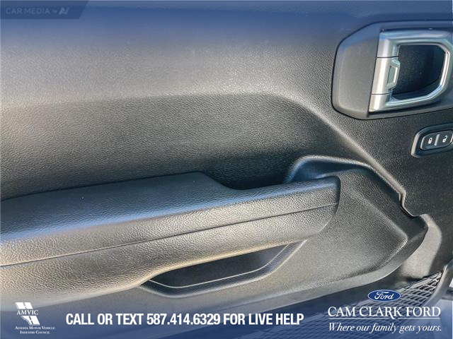 2023 Jeep Wrangler Sport (Stk: SJ021A) in Innisfail - Image 7 of 25