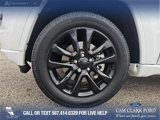 2021 Jeep Grand Cherokee Laredo (Stk: P1104) in Innisfail - Image 8 of 24