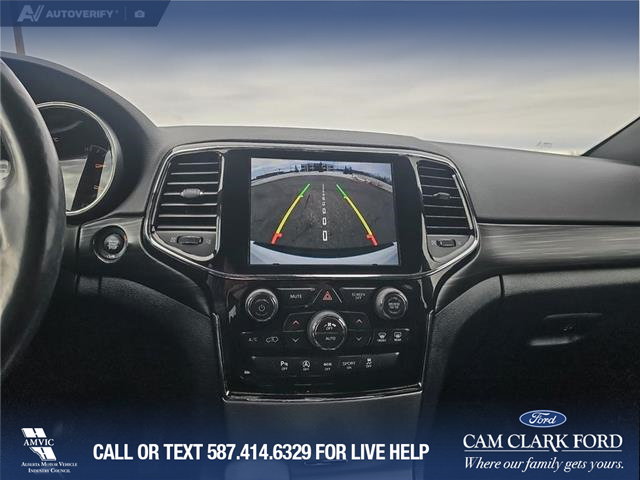 2021 Jeep Grand Cherokee Laredo (Stk: P1104) in Innisfail - Image 15 of 24