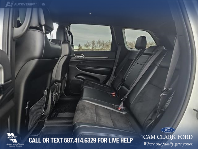 2021 Jeep Grand Cherokee Laredo (Stk: P1104) in Innisfail - Image 16 of 24