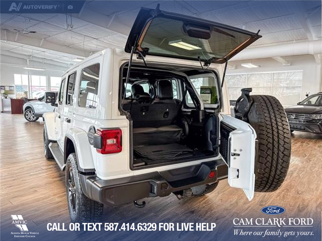 2021 Jeep Wrangler Unlimited Sahara (Stk: P14660) in Airdrie - Image 12 of 25