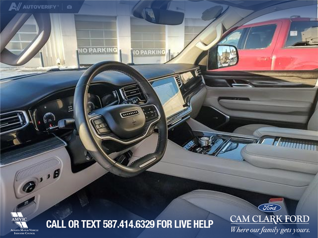 2022 Jeep Wagoneer Series III (Stk: U37897) in Red Deer - Image 13 of 25