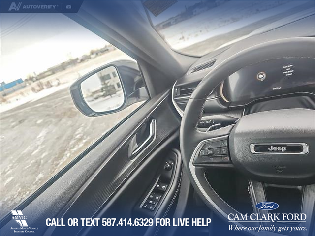 2025 Jeep Grand Cherokee Laredo (Stk: SJ056A) in Innisfail - Image 13 of 24