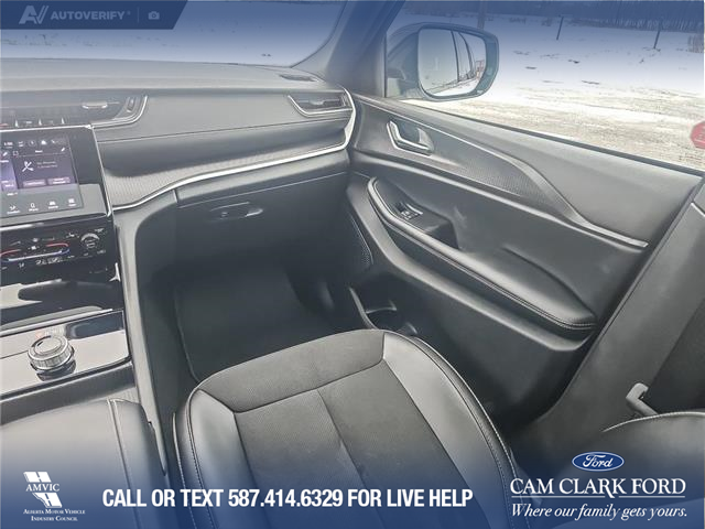 2025 Jeep Grand Cherokee Laredo (Stk: SJ056A) in Innisfail - Image 18 of 24