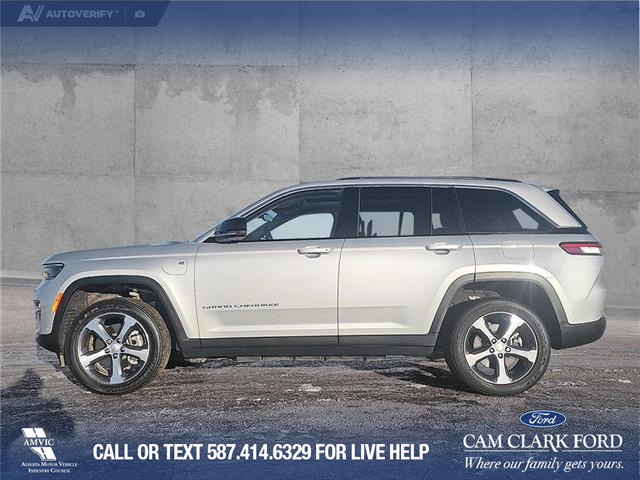 2023 Jeep Grand Cherokee 4xe Base (Stk: SJ070A) in Innisfail - Image 3 of 24 2023 Jeep Grand Cherokee 4xe Base (Stk: SJ070A) in Innisfail - Image 3 of 24