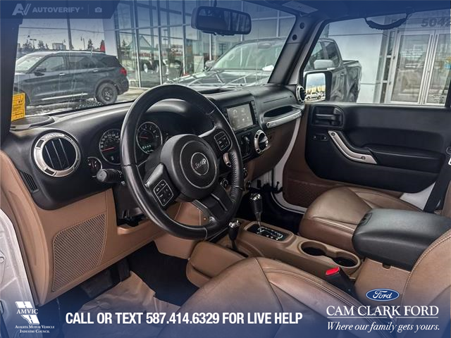 2017 Jeep Wrangler Unlimited Sahara (Stk: P6861) in Olds - Image 11 of 23