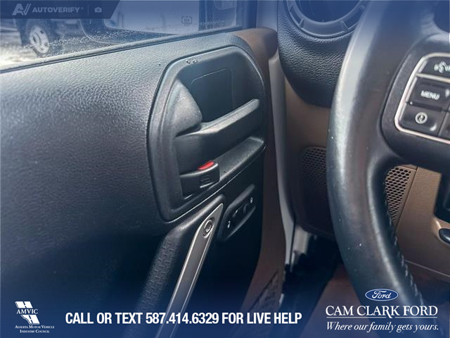 2017 Jeep Wrangler Unlimited Sahara (Stk: P6861) in Olds - Image 15 of 23