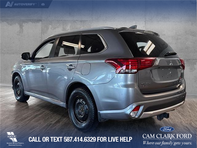 2018 Mitsubishi Outlander Plug-In Hybrid SE (Stk: P14803) in Airdrie - Image 4 of 25
