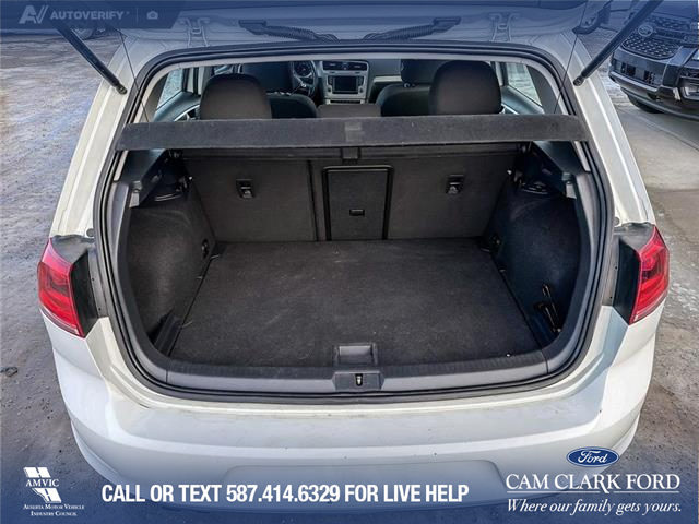 2016 Volkswagen Golf 1.8 TSI Comfortline (Stk: P6931) in Olds - Image 12 of 25