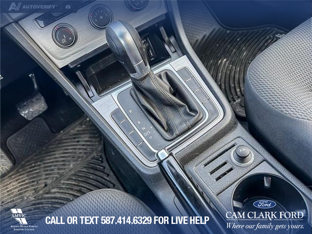 2016 Volkswagen Golf 1.8 TSI Comfortline (Stk: P6931) in Olds - Image 18 of 25