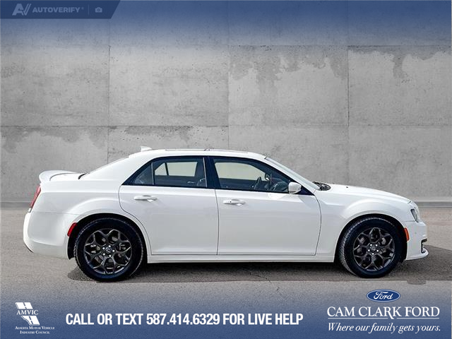 2022 Chrysler 300 S (Stk: P1174) in Innisfail - Image 6 of 20