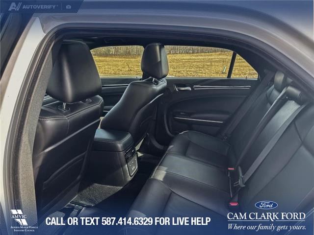 2022 Chrysler 300 S (Stk: P1174) in Innisfail - Image 15 of 20