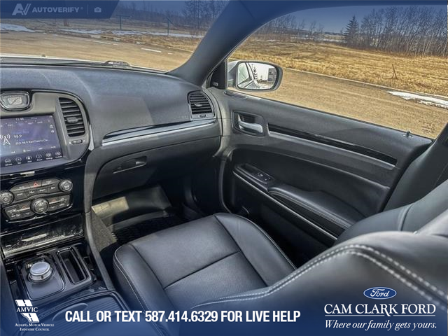 2022 Chrysler 300 S (Stk: P1174) in Innisfail - Image 16 of 20