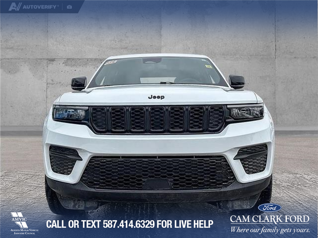 2025 Jeep Grand Cherokee Laredo (Stk: P7008) in Olds - Image 2 of 25