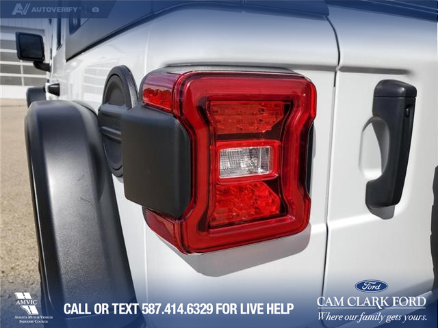 2024 Jeep Wrangler Rubicon (Stk: U38037) in Red Deer - Image 10 of 24