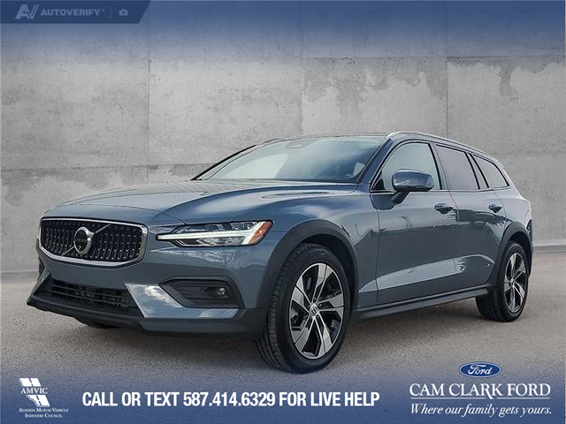 2024 Volvo V60 Cross Country B5 Plus (Stk: U38031) in Red Deer - Image 1 of 25