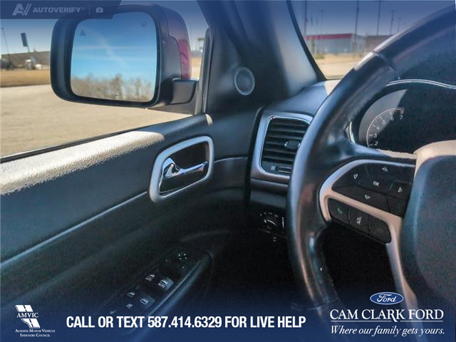 2019 Jeep Grand Cherokee Laredo (Stk: P1181) in Innisfail - Image 13 of 18