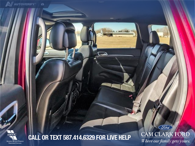 2019 Jeep Grand Cherokee Laredo (Stk: P1181) in Innisfail - Image 16 of 18