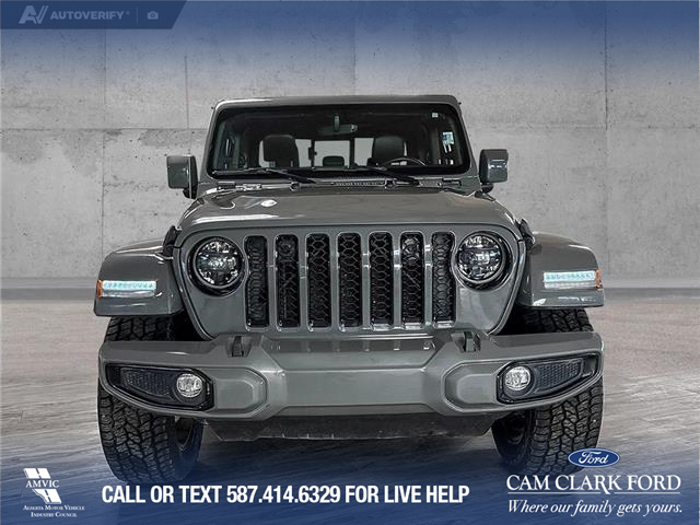 2023 Jeep Gladiator Overland (Stk: P15011) in Airdrie - Image 2 of 25