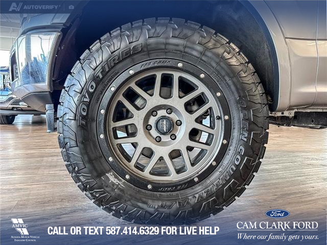 2020 Ford F-150 Lariat (Stk: P15043) in Airdrie - Image 6 of 25