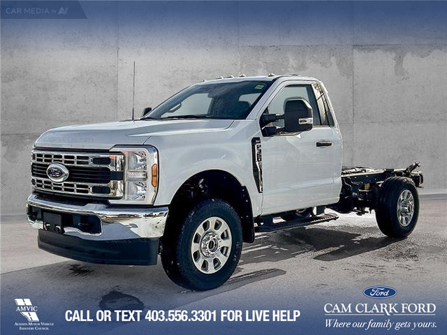 2024 Ford F-350 Chassis XLT (Stk: 24AF9465) in Airdrie - Image 1 of 24