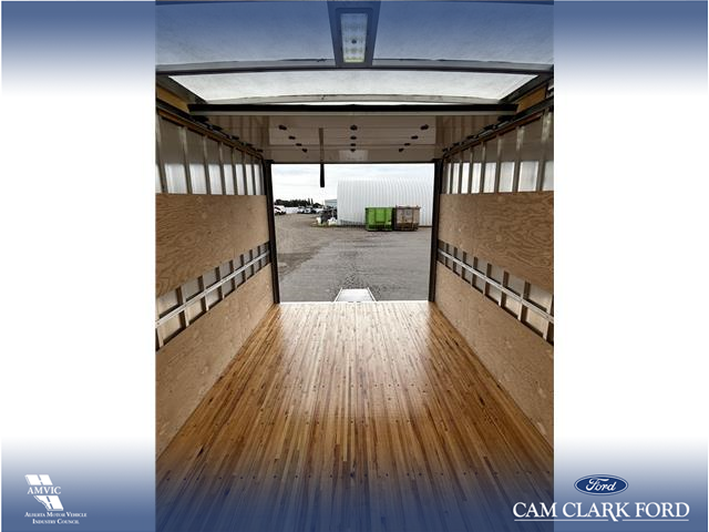 2026 Ford E-450 Cutaway Base (Stk: 26AF0466) in Airdrie - Image 7 of 9