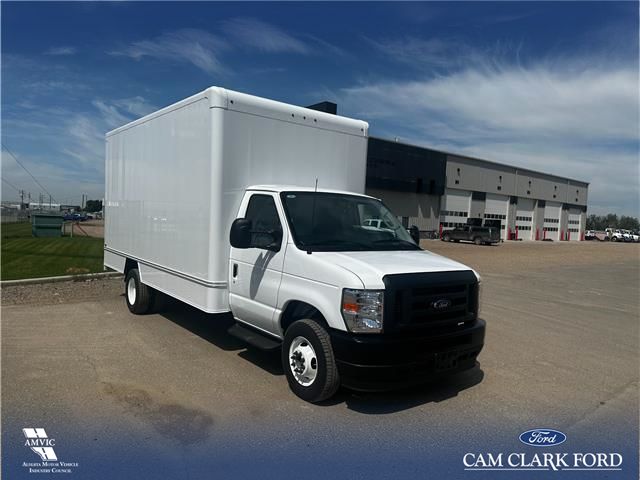 2026 Ford E-450 Cutaway Base (Stk: 26AF0466) in Airdrie - Image 3 of 9