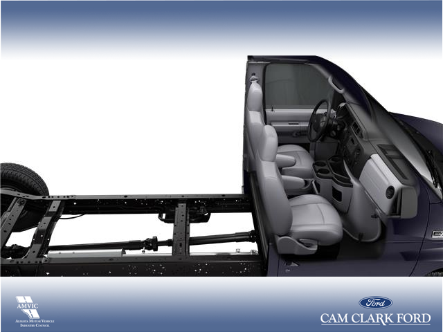 2026 Ford E-450 Cutaway Base (Stk: 26AT5235) in Airdrie - Image 5 of 5