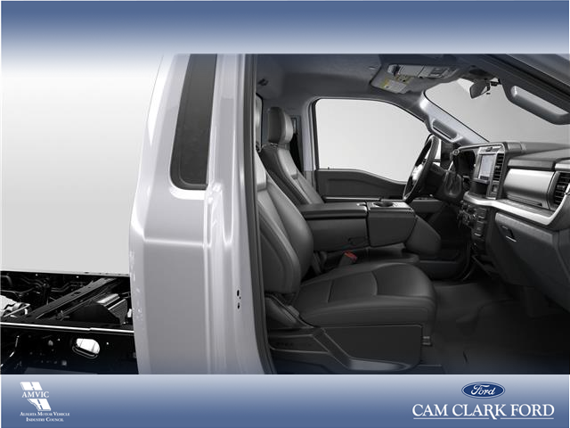 2026 Ford F-550 Chassis XLT (Stk: 26AF6424) in Airdrie - Image 5 of 7