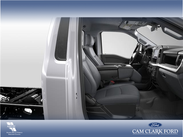 2026 Ford F-550 Chassis XL (Stk: 26AF6446) in Airdrie - Image 5 of 7