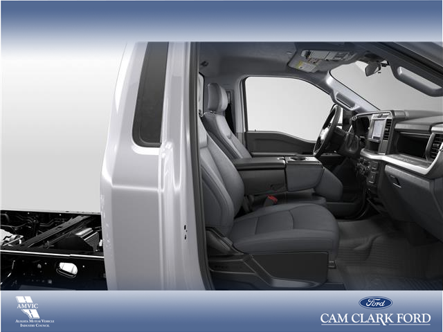 2026 Ford F-550 Chassis XL (Stk: 26AT9611) in Airdrie - Image 5 of 7