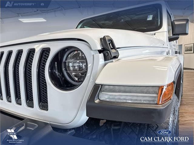 2021 Jeep Wrangler Unlimited Sahara (Stk: P14660) in Airdrie - Image 8 of 25