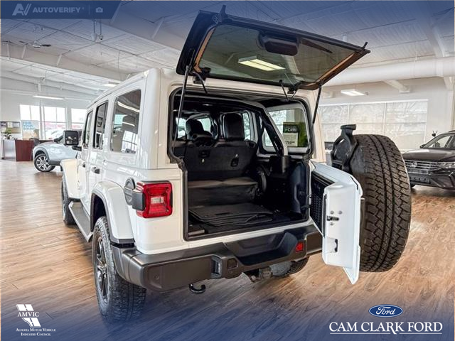 2021 Jeep Wrangler Unlimited Sahara (Stk: P14660) in Airdrie - Image 12 of 25