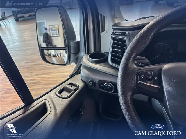 2020 Ford Transit-250 Cargo Base (Stk: P14675) in Airdrie - Image 17 of 25 2020 Ford Transit-250 Cargo Base (Stk: P14675) in Airdrie - Image 17 of 25