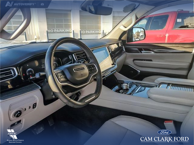 2022 Jeep Wagoneer Series III (Stk: U37897) in Red Deer - Image 13 of 25