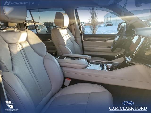 2022 Jeep Wagoneer Series III (Stk: U37897) in Red Deer - Image 22 of 25